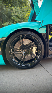 McLaren 750S Spider Vortex wheel and carbon-ceramic brake