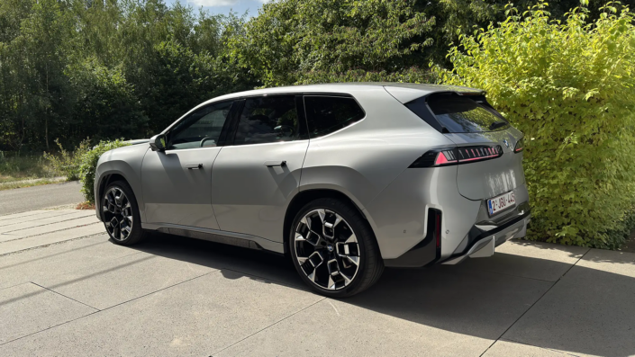 BMW iX3 50 xDrive in Space Silver on the Johnny POV driveway