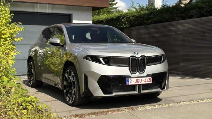 BMW iX3 50 xDrive in Space Silver on the Johnny POV driveway