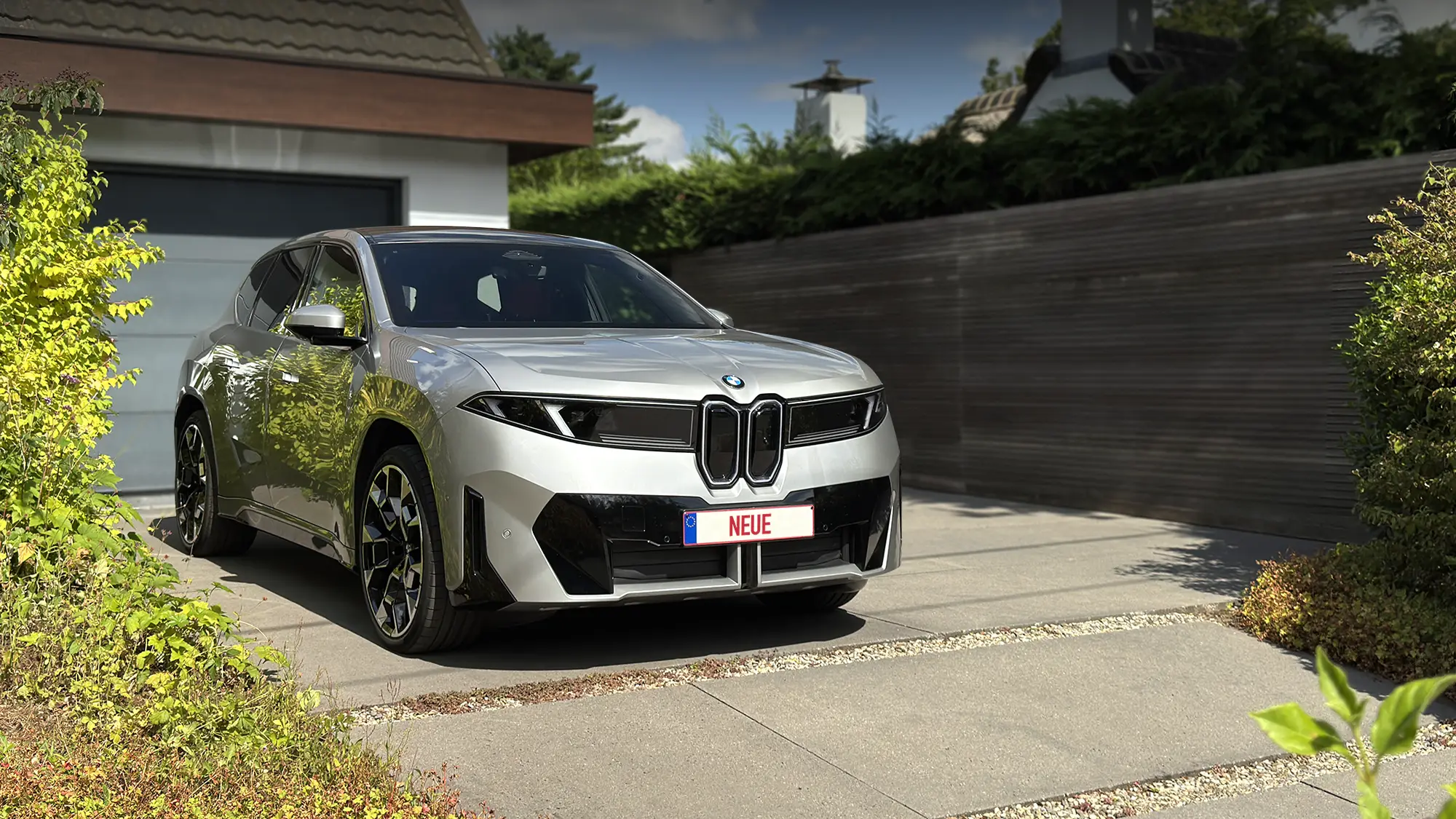 BMW iX3 50 xDrive on the Johnny POV driveway