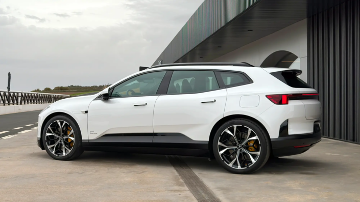 Side Profile view of the Polestar 4 SUV Performance in Snow at Ascari, Spain